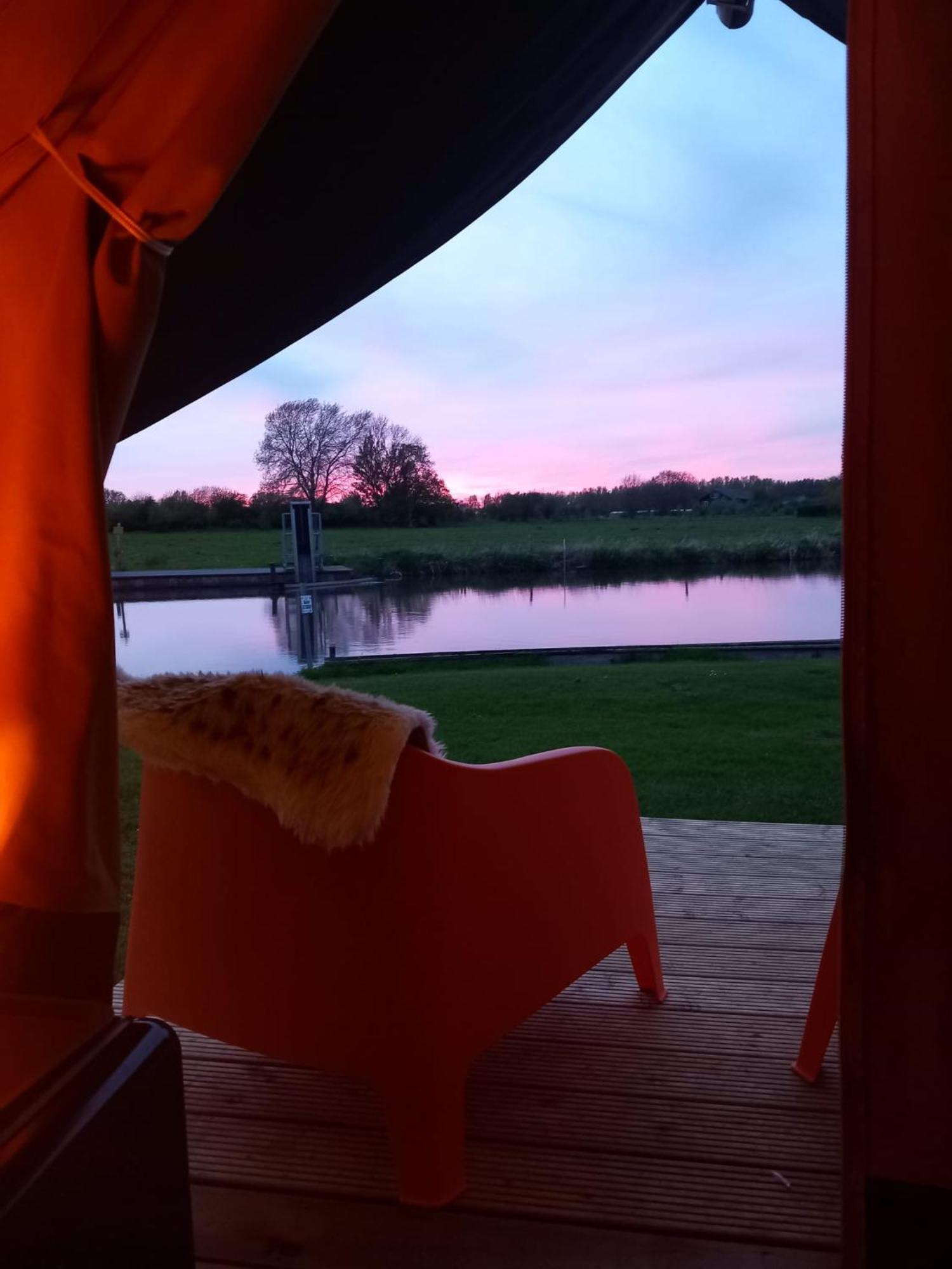 Safari Lodge 'Linge-Zicht' Tiel Eksteriør bilde